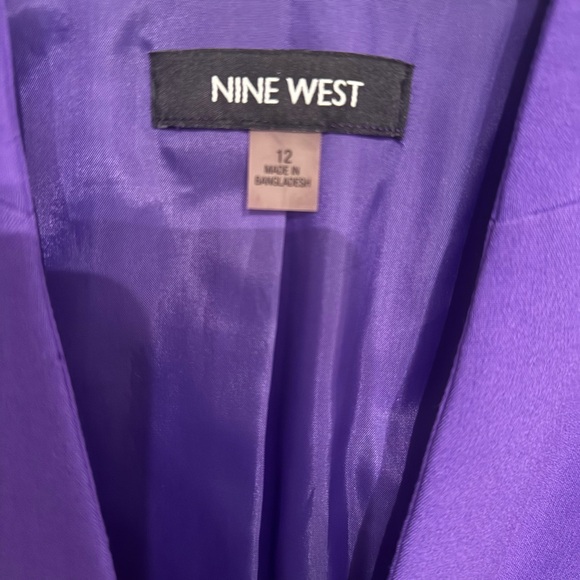 Nine West Purple Blazer with Notched Lapels and Tailored Fit - Picture 2 of 3
